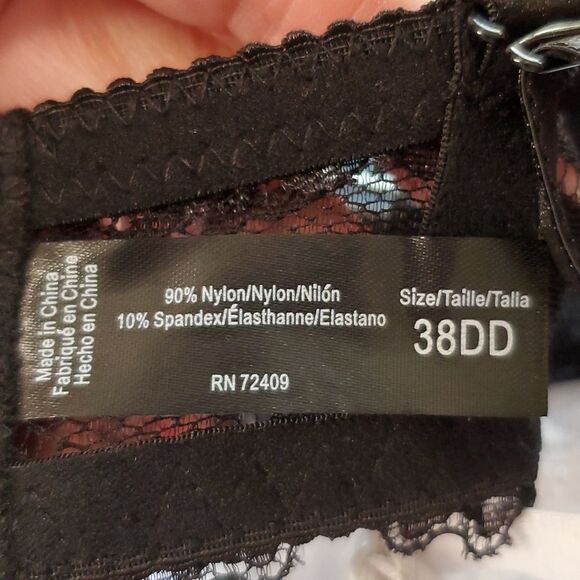 Elegant Lace Black and White Bra - Picture 5 of 5